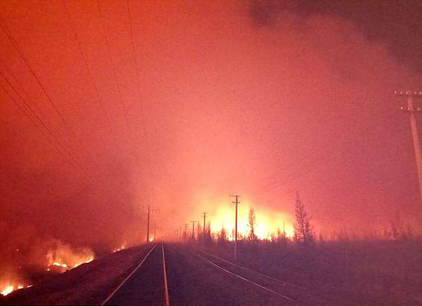 俄西伯利亚野火蔓延 列车穿越其间如入地狱